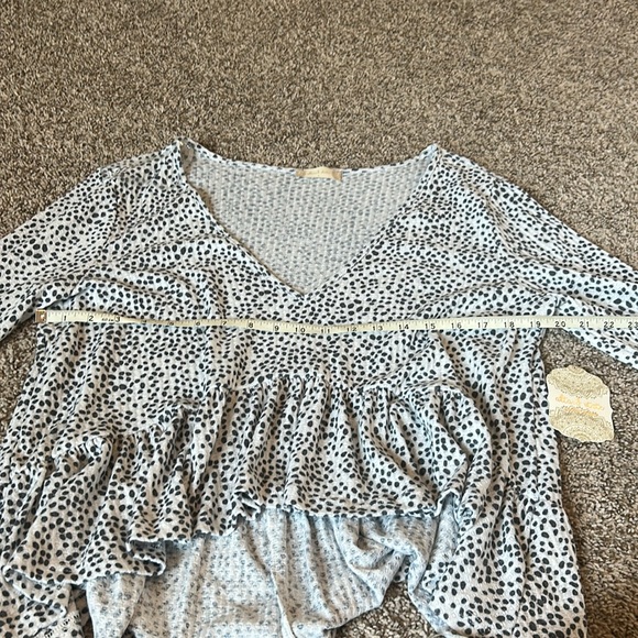 NWT Altar'd State oversized cropped ruffle tiered long sleeve v-neck blouse - Picture 9 of 13